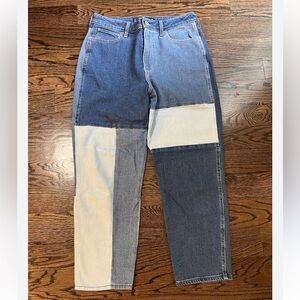 Hollister Ultra High-Rise Mom Jean